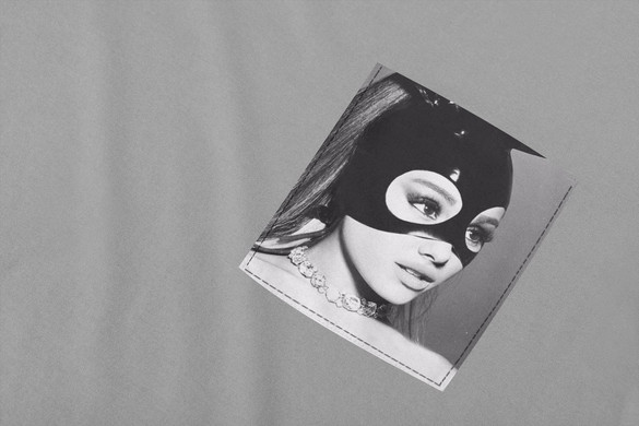 Koszulka z kieszonką ARIANA GRANDE 03