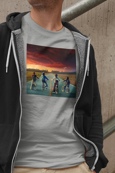 Koszulka z naszywką Stranger Things squad 3