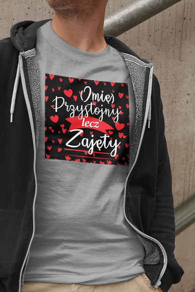 Koszulka z naszywką na Walentynki TWÓJ NAPIS