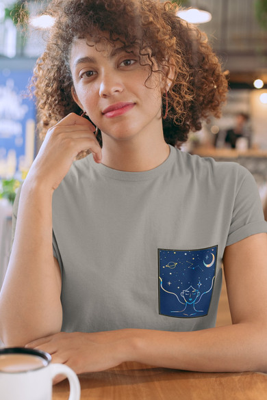 Koszulka z kieszonką KOSMICZNE PIĘKNO