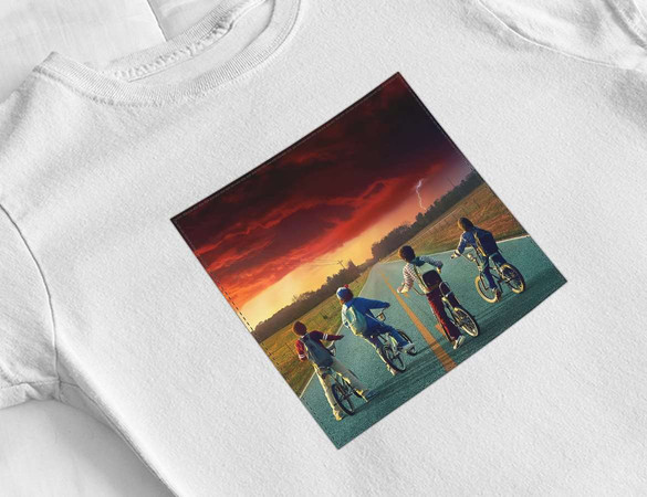 Bluzka damska z naszywką Stranger Things squad 3