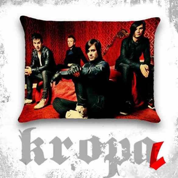 Poduszka 30 SECONDS TO MARS duża 58 cm 38 cm