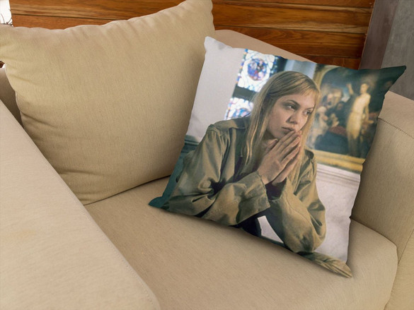 Poduszka Girl, Interrupted Lisa1