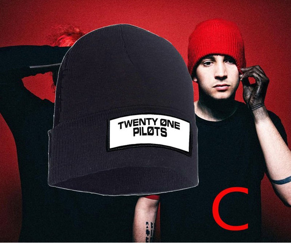 Czapka zimowa z naszywką TWENTY ONE PILOTS