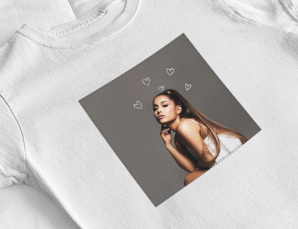 Bluzka damska z naszywką ARIANA GRANDE 02