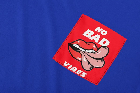 Koszulka z kieszonką NO BAD VIBES