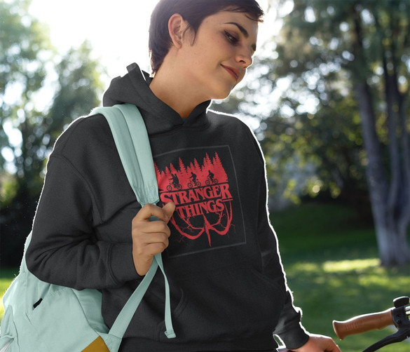 Bluza z naszywką STRANGER THINGS 2