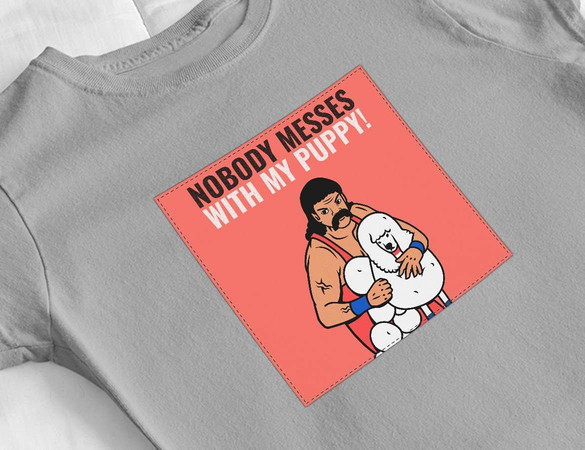 Bluzka damska z naszywką Nobody messes …