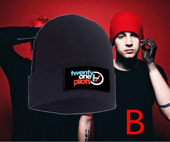 Czapka zimowa z naszywką TWENTY ONE PILOTS