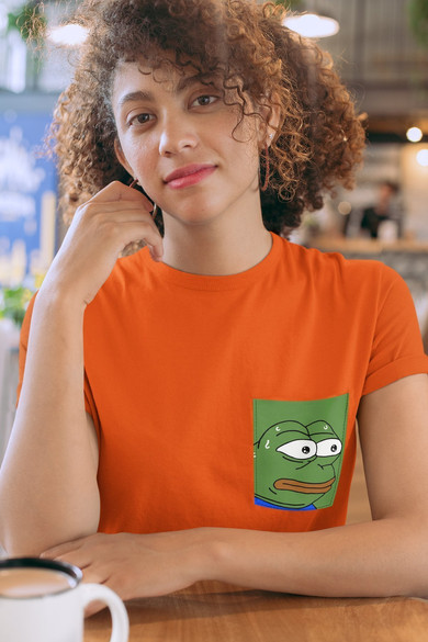 Koszulka z kieszonką PEPE THE FROG