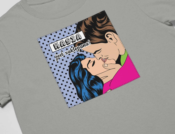 Koszulka z naszywką na Walentynki TWÓJ NAPIS