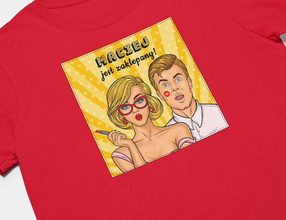 Koszulka z naszywką na Walentynki TWÓJ NAPIS