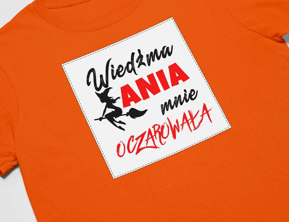 Koszulka z naszywką na Walentynki TWÓJ NAPIS