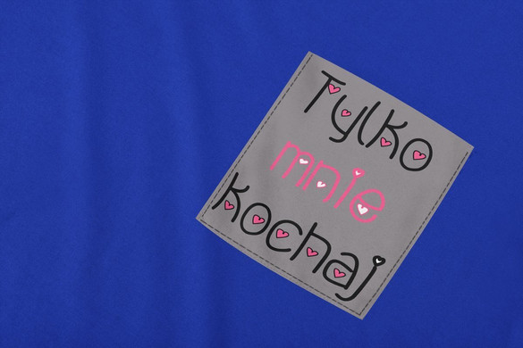 Koszulka z kieszonką TYLKO MNIE KOCHAJ