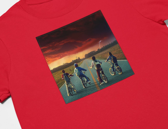 Koszulka z naszywką Stranger Things squad 3