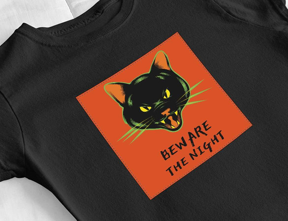 Bluzka damska z naszywką Beware the night