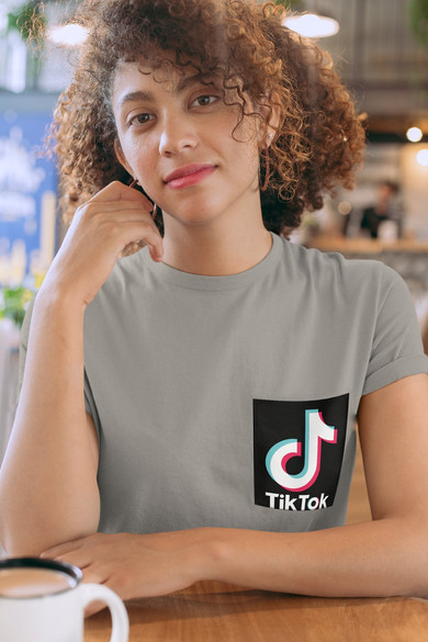 Koszulka z kieszonką TikTok