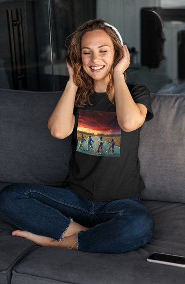 Bluzka damska z naszywką Stranger Things squad 3