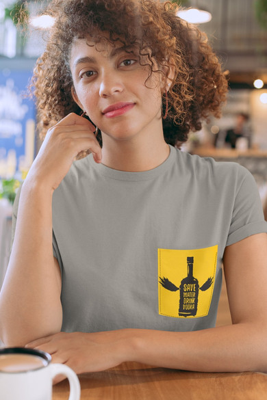 Koszulka z kieszonką SAVE WATER DRINK ..
