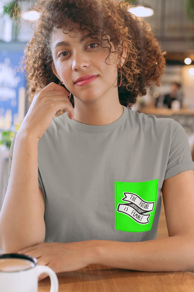 Koszulka z kieszonką THE FUTURE IS