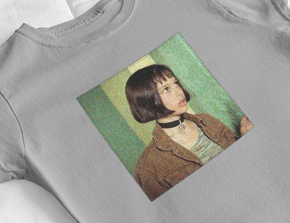 Bluzka damska z naszywką Mathilda 01