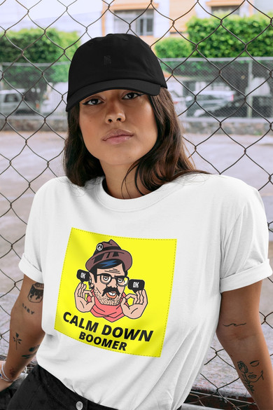Koszulka z naszywką Calm down boomer