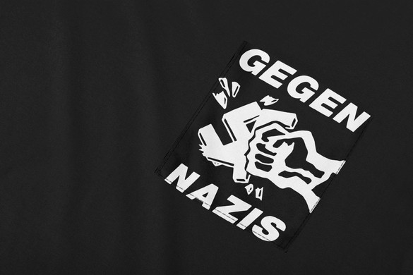 Koszulka z kieszonką Gegen Nazis