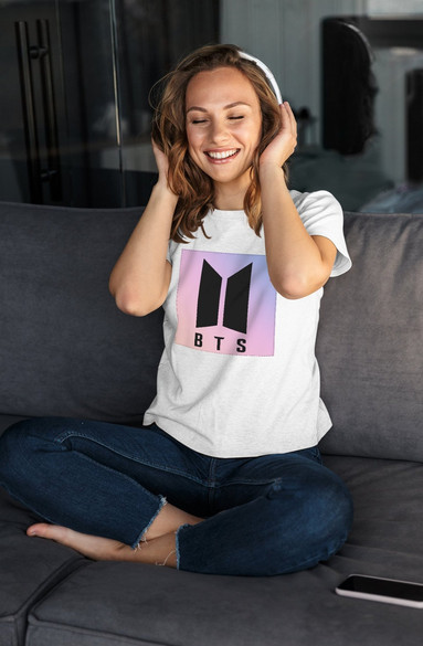 Bluzka damska z naszywką BTS LOGO 02