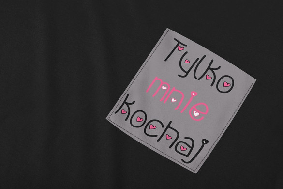 Koszulka z kieszonką TYLKO MNIE KOCHAJ