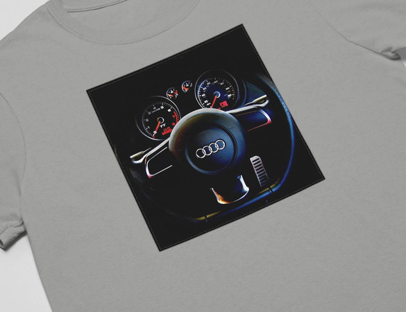 Koszulka z naszywką Audi 01