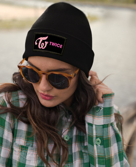 Czapka zimowa z naszywką TWICE K-POP LOGO 02