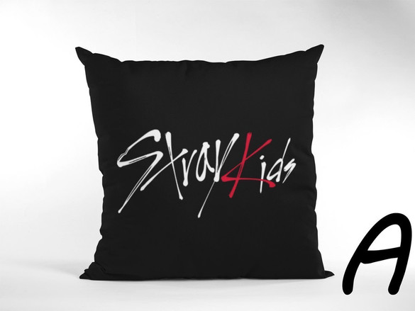 Poduszka STRAY KIDS 40x40 