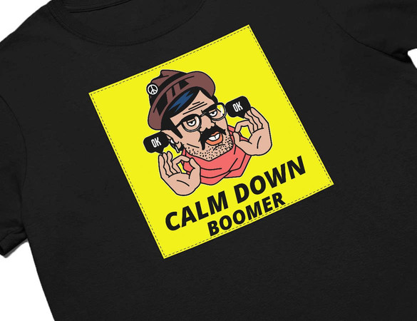 Koszulka z naszywką Calm down boomer