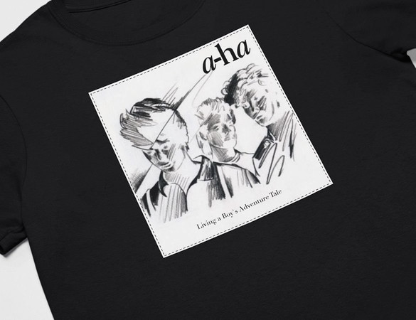 Koszulka z naszywką A-HA Living..