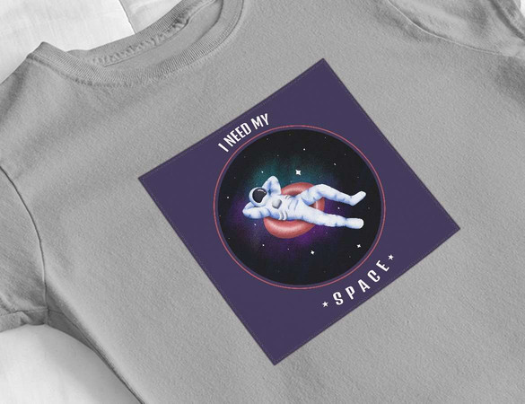 Bluzka damska z naszywką I need my space