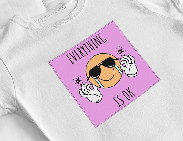 Bluzka damska z naszywką Everything is OK