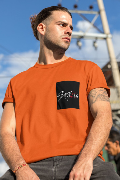 Koszulka z kieszonką STRAY KIDS 01