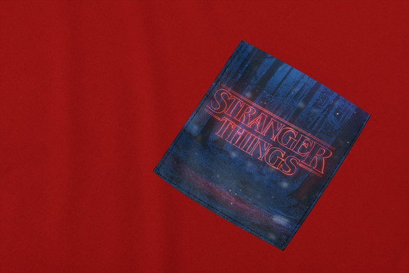 Koszulka z kieszonką STRANGER THINGS 03