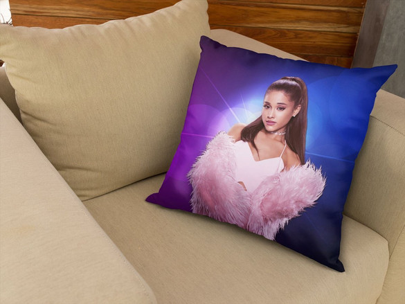 Poduszka ARIANA GRANDE 07