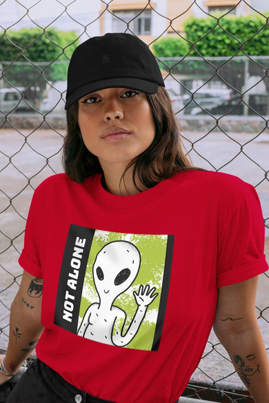 Koszulka z naszywką Not alone