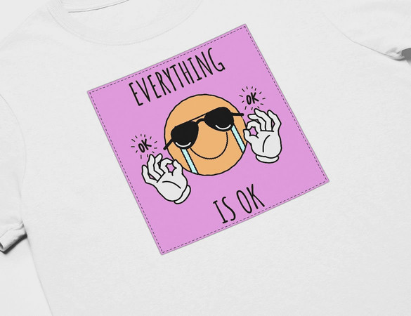 Koszulka z naszywką Everything is OK