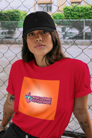 Koszulka z naszywką Uwaga czaruje nie..