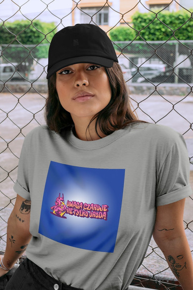 Koszulka z naszywką Uwaga czaruje...