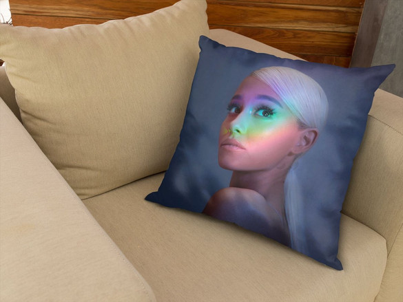 Poduszka ARIANA GRANDE 06