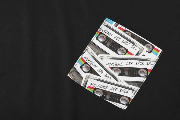 Koszulka z kieszonką MIXTAPES ARE BACK