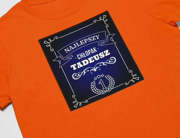 Koszulka z naszywką na Walentynki TWÓJ NAPIS