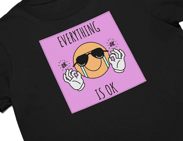 Koszulka z naszywką Everything is OK