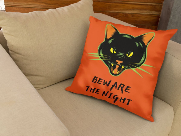 Poduszka Beware the night