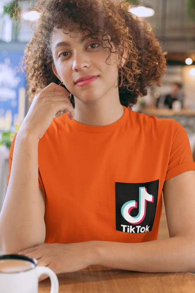 Koszulka z kieszonką TikTok