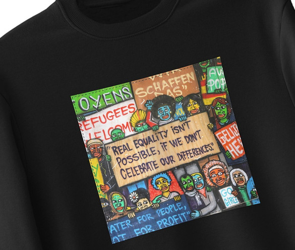 Bluza z naszywką  Anti Racism